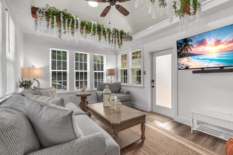 Condo, 1 King Bed with Sofa bed (La Barra #101) | Living area