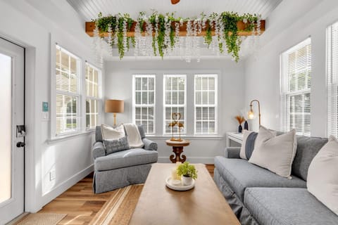 Condo, 1 King Bed with Sofa bed (La Barra #103) | Living area