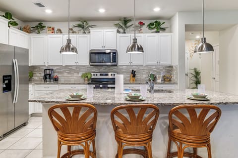 Kitchen | Dishwasher | Blender | Toaster | 1st Floor