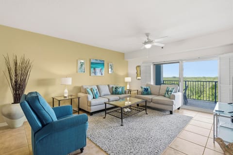 Welcome to Oceanwalk 7-404!