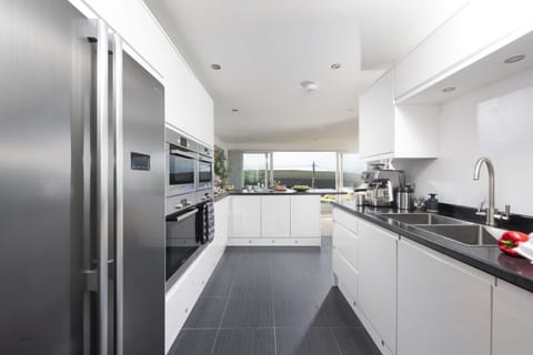 Ocean View, Mawgan Porth