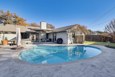 Dallas Vacation Rental | 4BR | 3.5BA | 2,300 Sq Ft | Step-Free Access