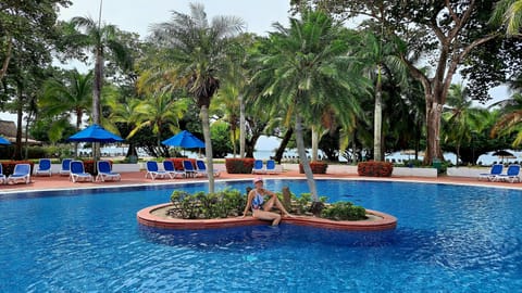 3 outdoor pools, open 9:00 AM to 5:00 PM, pool umbrellas, sun loungers
