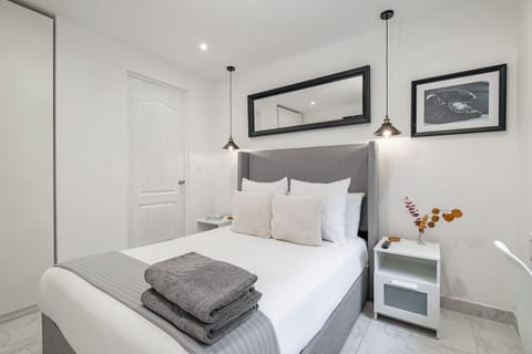Comfort Studio | In-room safe, blackout drapes, iron/ironing board (on request)