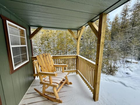 Nick's Place - Johnswood Off Grid Cabins on Drummond Island (5200)