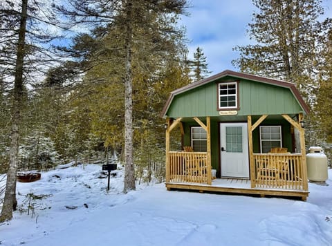 Nick's Place - Johnswood Off Grid Cabins on Drummond Island (5204)