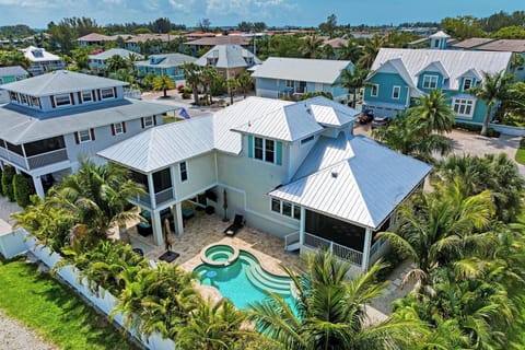 DreAMI Aerial View on Backyard