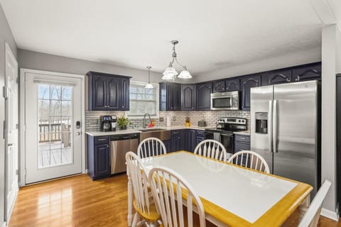Well-stocked kitchen for family meals
Everything you need for cooking and dining