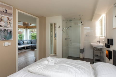 House | 3 bedrooms, bed sheets