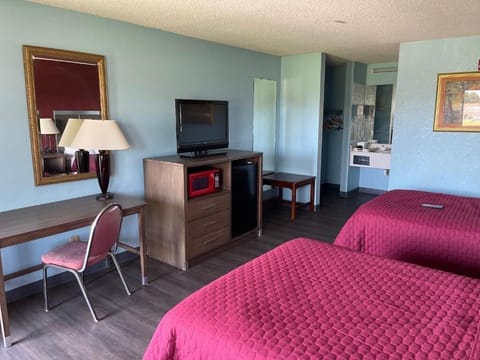 Desk, iron/ironing board, WiFi (free)