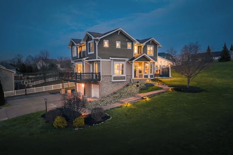 A show-stopping Penn State–inspired retreat just minutes from campus — spacious, private, and designed for unforgettable group stays.