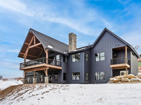 Lift Twenty Lodge (2324)