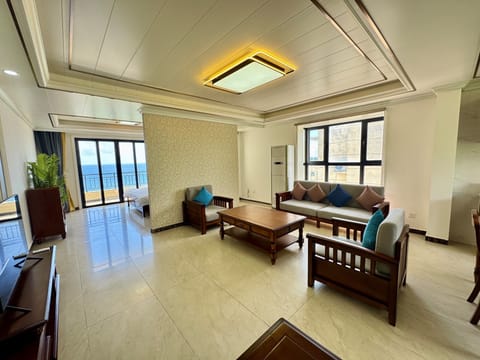 Premium Studio Suite, 1 King Bed with Sofa bed, Balcony, Sea View | Premium bedding, desk, laptop workspace, soundproofing
