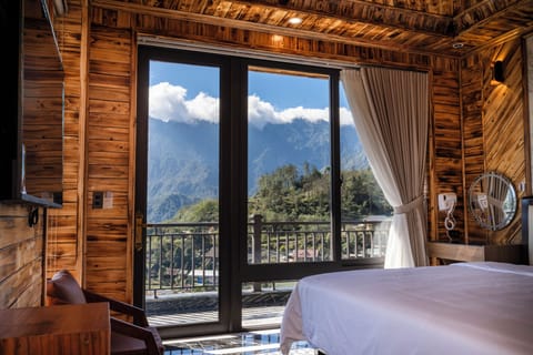 Luxury Room, Mountain View | Balcony