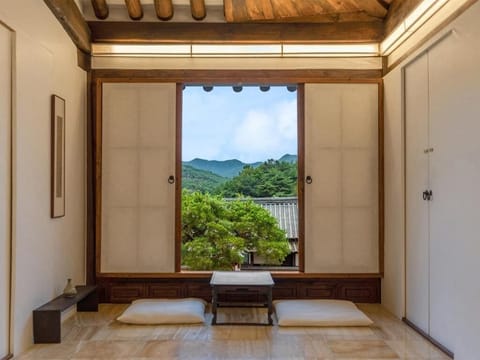 Superior Twin Room, Courtyard View | Interior