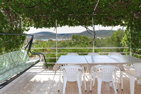 House | Terrace/patio