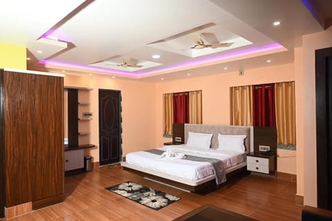 Standard Room | Laptop workspace, free WiFi, bed sheets