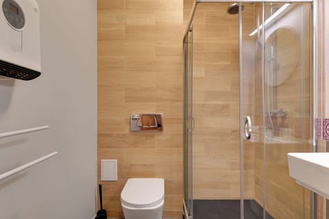 Comfort Studio | Bathroom