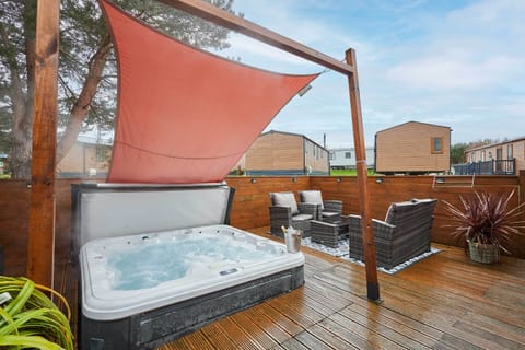 Cairnswood Lodge, Felton - Host & Stay