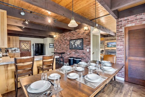 A welcoming dining space designed for shared meals, conversation, and effortless entertaining.