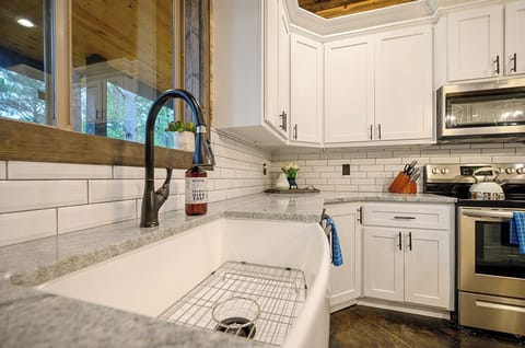 Kitchen Oasis: Bright and modern space with elegant finishes, perfect for culinary adventures!