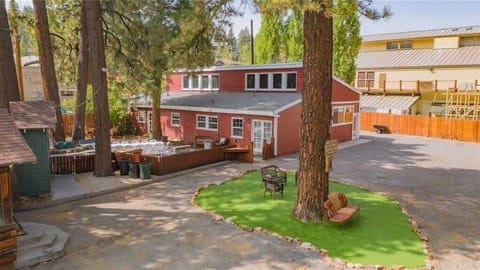 3 652 Cottage Lane Outside 10