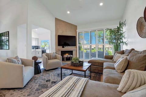 LIVING SPACE.jpg mls