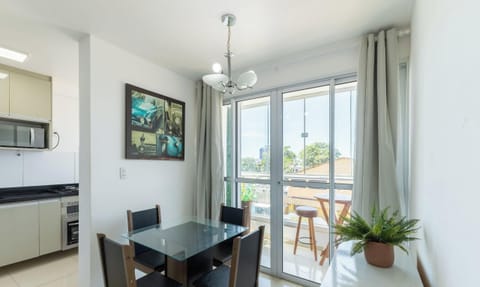 Basic Apartment | Dining