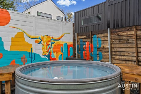 Yee-haw, splash-haw. The coolest spot in the zip code.