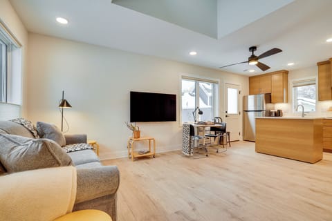 Northfield Vacation Rental | 1BR | 1BA | 427 Sq Ft | 2 Steps Required