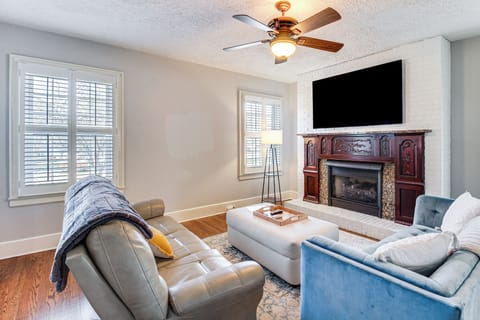 Manchester Vacation Rental | 4BR | 2.5BA | 2,700 Sq Ft | 5 Steps Required