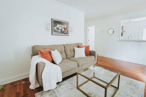 Furniture/decor may vary slightly from photos but will be of similar quality.

