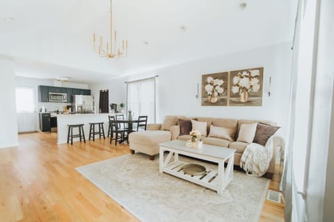 Furniture/decor may vary slightly from photos but will be of similar quality.