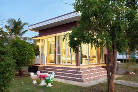 House, Patio, Garden View | Individually decorated, individually furnished, rollaway beds, free WiFi