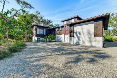 Siesta Key Vacation Rental | 3BR | 3.5BA | Stairs Required | 2,167 Sq Ft