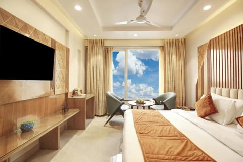Luxury Suite, City View | Free WiFi