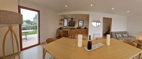 Maison Ile de Batz vue mer décoration raffinée