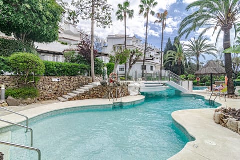 Apartment (2 Bedrooms) | Front of property