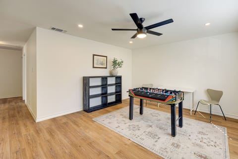 House (5 Bedrooms) | Interior