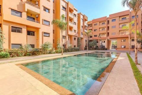 Common pool perfect for relaxing