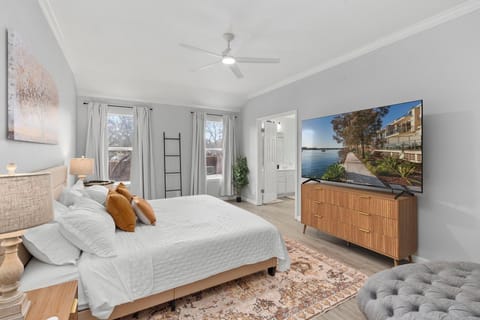 Master Bedroom - King Bed