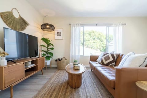 Welcome to this perfect space in Pacific Beach!