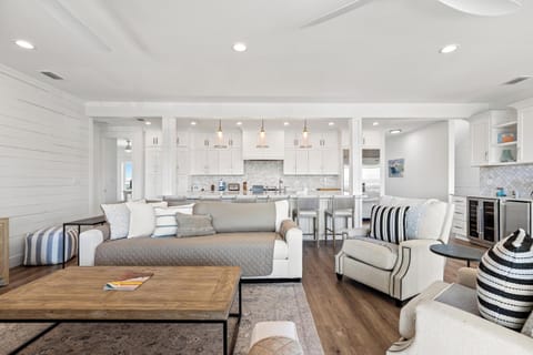 House | Living area | Flat-screen TV