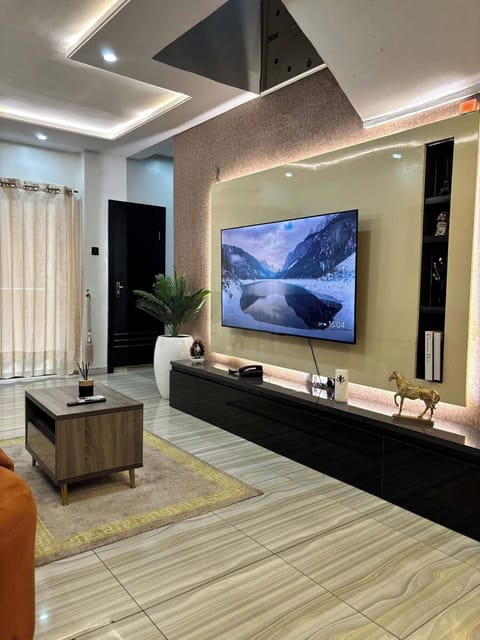 Family Apartment, Balcony, City View | Living area