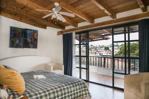 Standard Room, 2 Queen Beds | Free cribs/infant beds