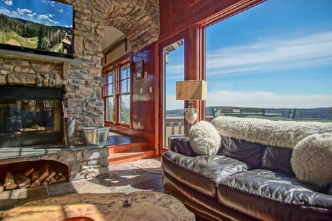 House, Multiple Beds, Hot Tub, Mountain View (8 Br: Sanctuary Slopeside 1) | Living area