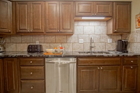 Condo, Multiple Beds, Pool Access, Mountain View (2 Br: Whistlepunk 28) | Private kitchen