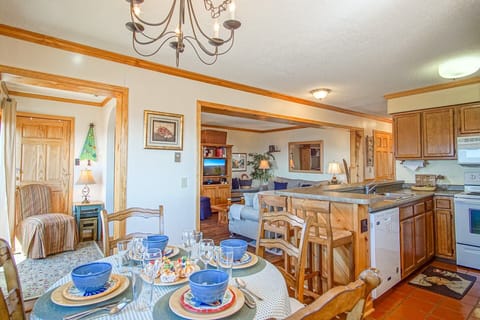 Condo, Multiple Beds, Balcony, Mountain View (3 Br: Summit 301 A) | Interior