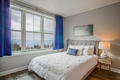 Condo, Multiple Beds, Pool Access, Mountain View (2 Br: Expedition Station 201) | 2 bedrooms, individually decorated, individually furnished, bed sheets