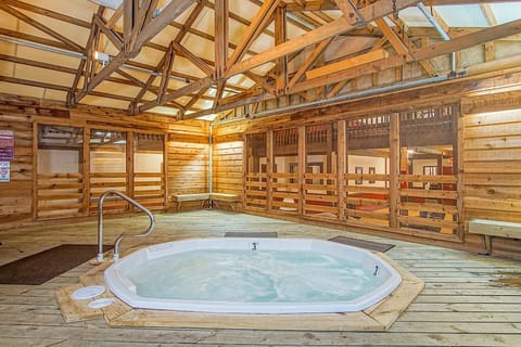 Condo, Multiple Beds, Hot Tub, Mountain View (2 Br: Snowcrest 314B) | Interior